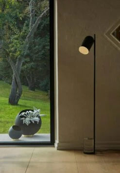 AYTM Globe Flower Pot Ø60 Cm, Black -Hay Store aytm globe flower pot black 8 2