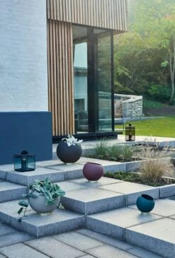 AYTM Globe Flower Pot Ø43 Cm, Black -Hay Store aytm globe flower pot black 9 1