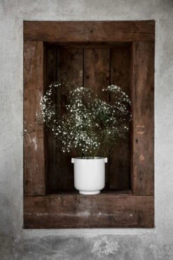 Ernst Flower Pot With Handle, D19,5 H15, White Sand -Hay Store ernst flower pot with handle d195 h225 white sand 1