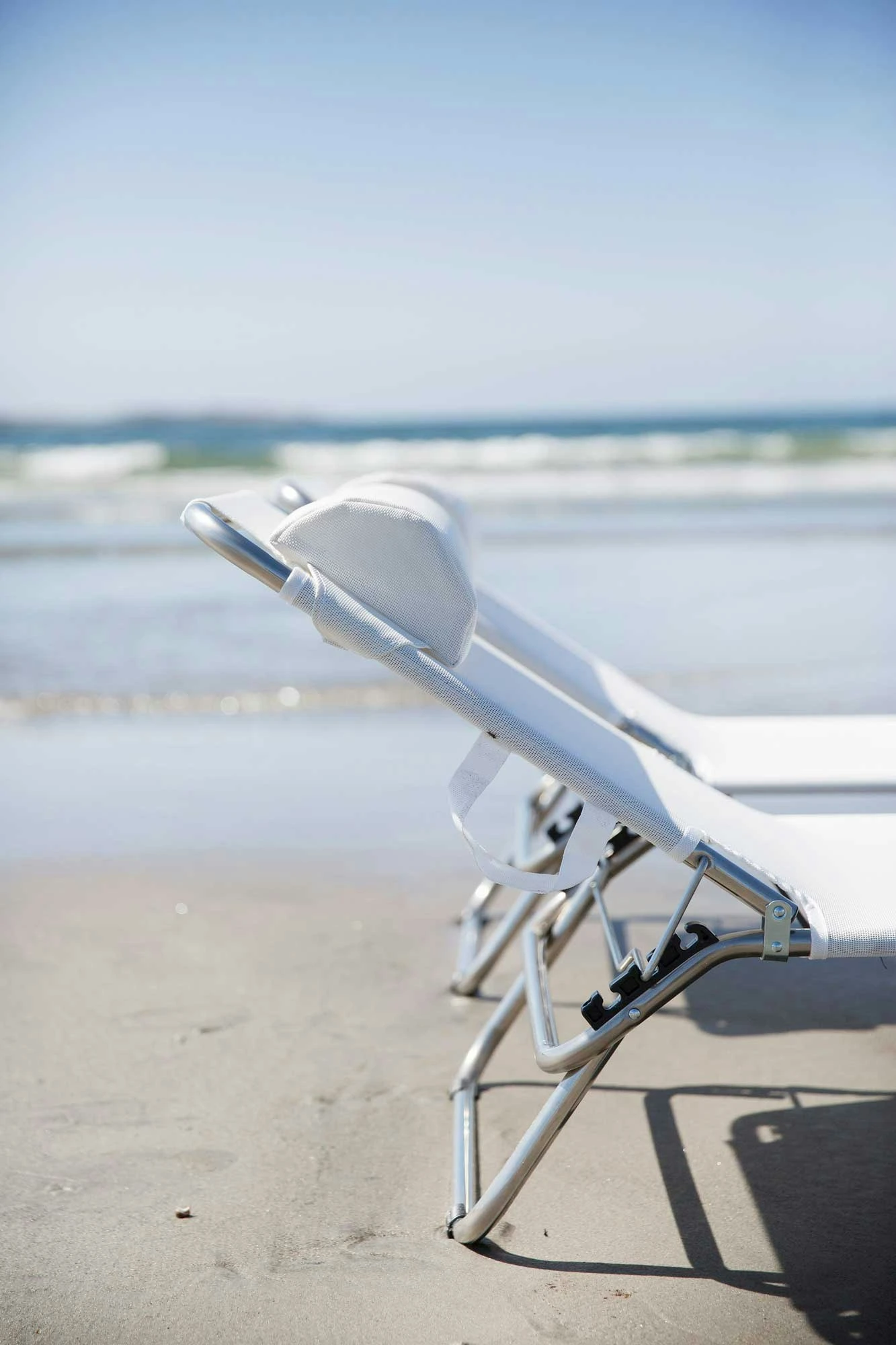 FIAM Amigo Sunbed, Sage Green 8 FIAM Amigo Sunbed, Sage Green - Image 6