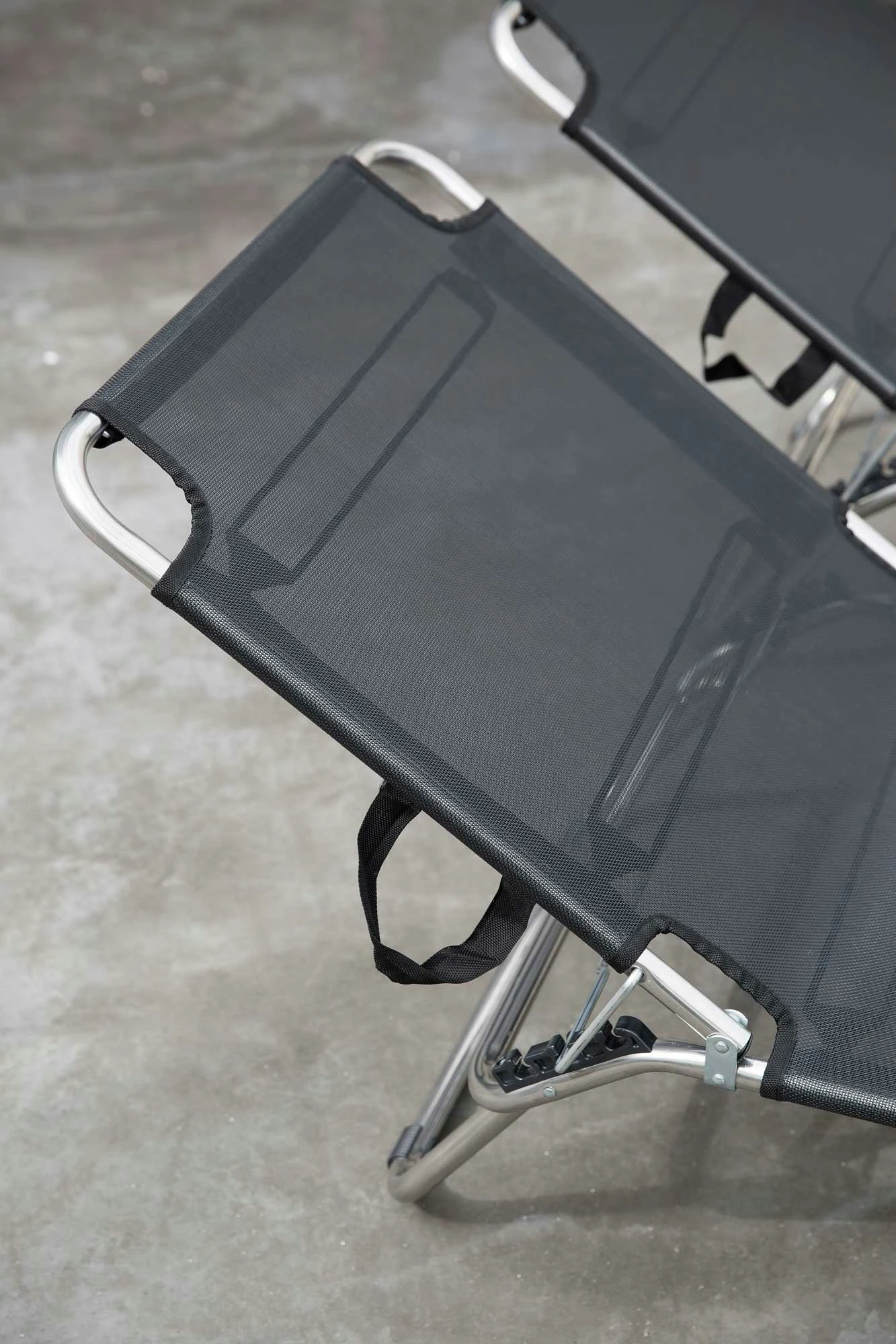 FIAM Amigo Sunbed, Dark Grey 8 FIAM Amigo Sunbed, Dark Grey - Image 6