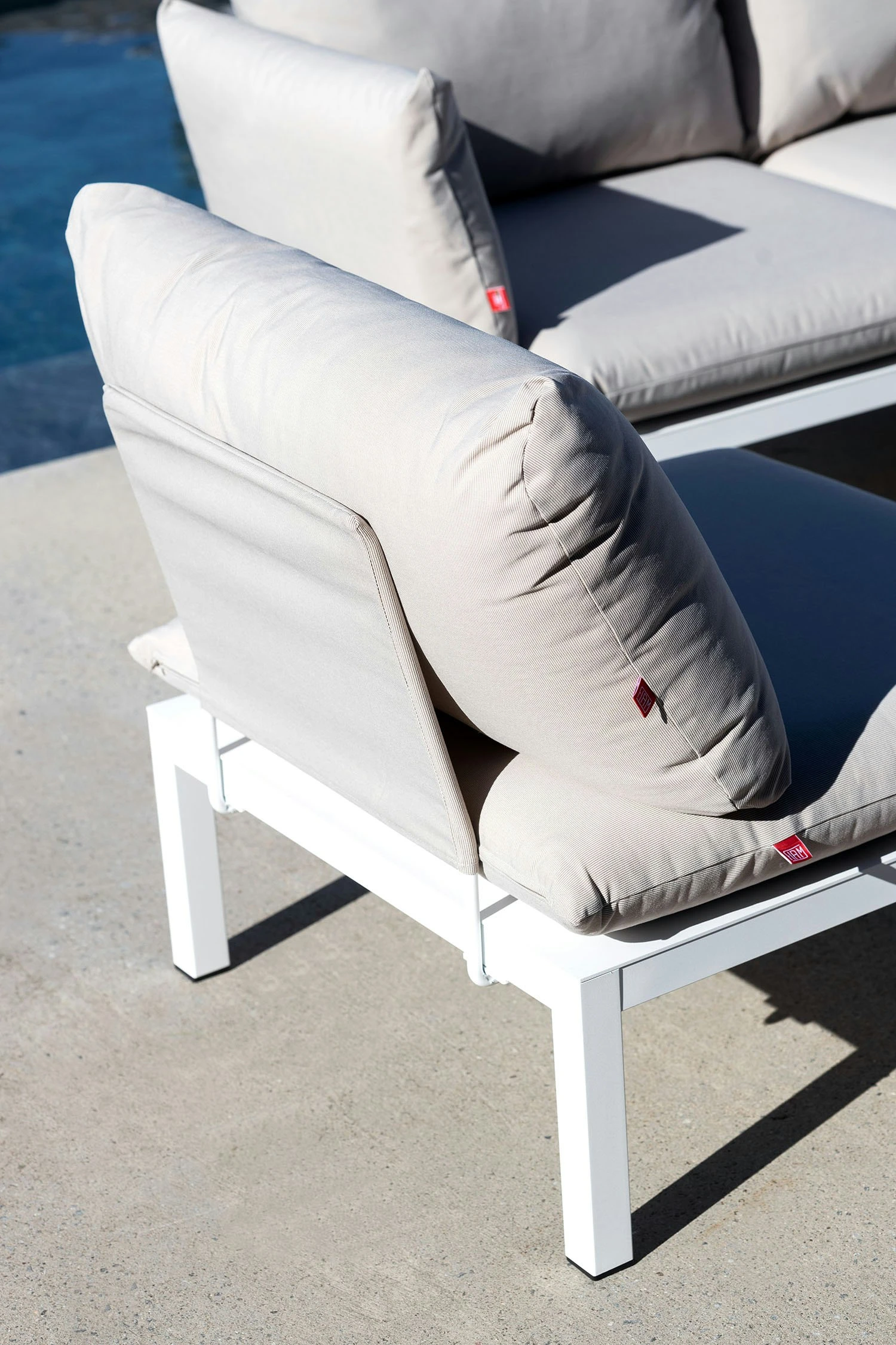 FIAM Domino Sofa 2-Seater, Beige/White 6 FIAM Domino Sofa 2-Seater, Beige/White - Image 4