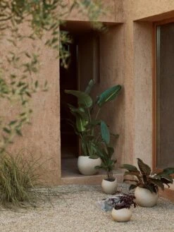 Menu Plantas Planter Ivory, 24 Cm -Hay Store menu plantas planter h 17 ivory 12