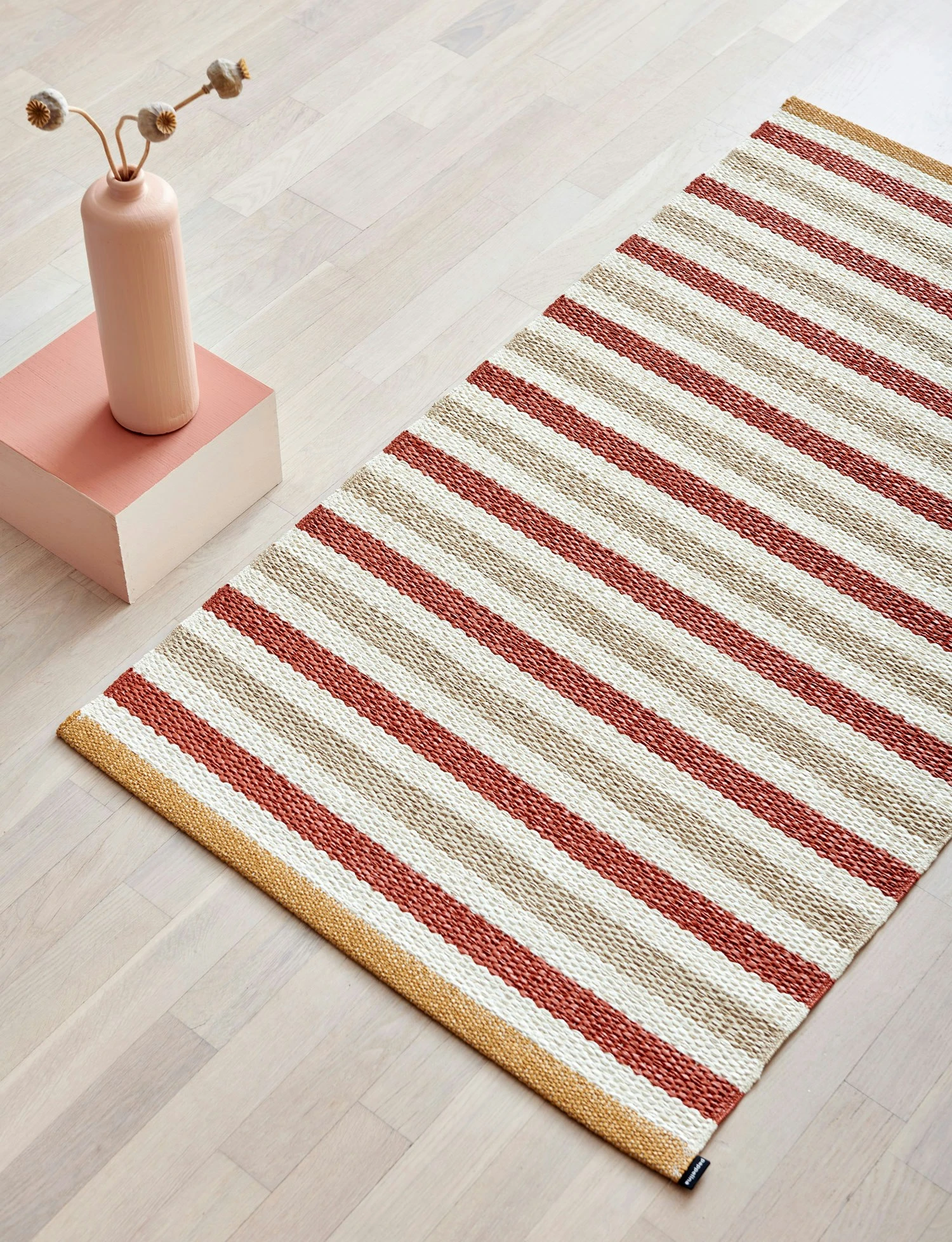 Teo Rug Brick Red / Beige / Vanilla, 140x200 Cm 5 Teo Rug Brick Red / Beige / Vanilla, 140x200 Cm - Image 3